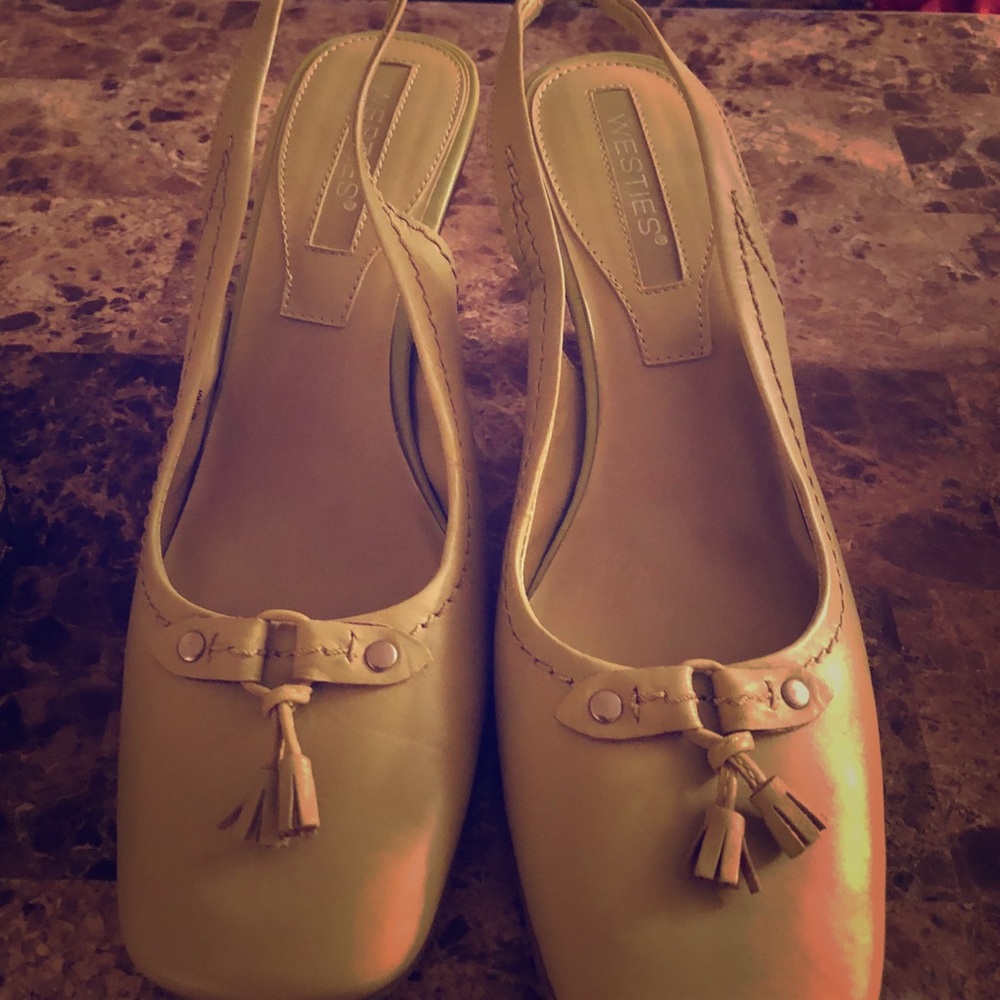 tan heels